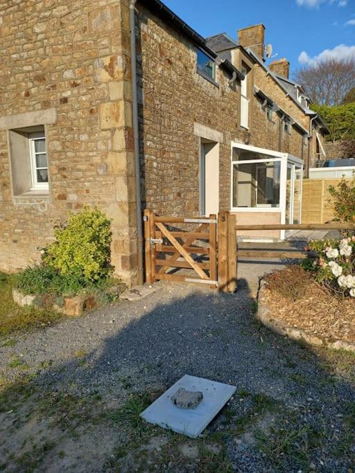 Maison Face Au Mont Avec Exterieur Avranches Exterior photo